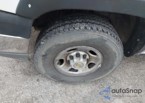 2005 Chevrolet Silverado K2500 Heavy Duty from USA, damaged, VIN 1GCHK23285F869228